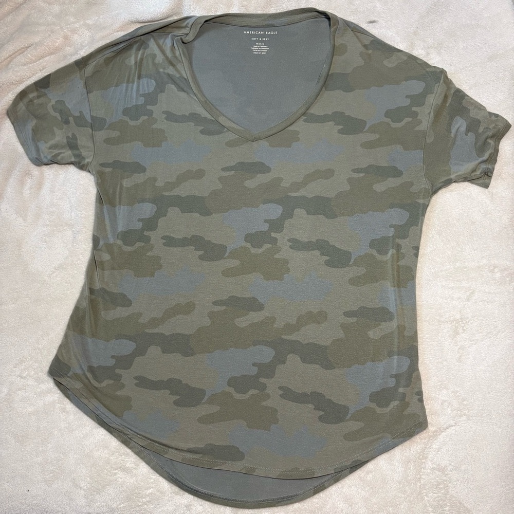 American Eagle Outfitters camo print tshirt